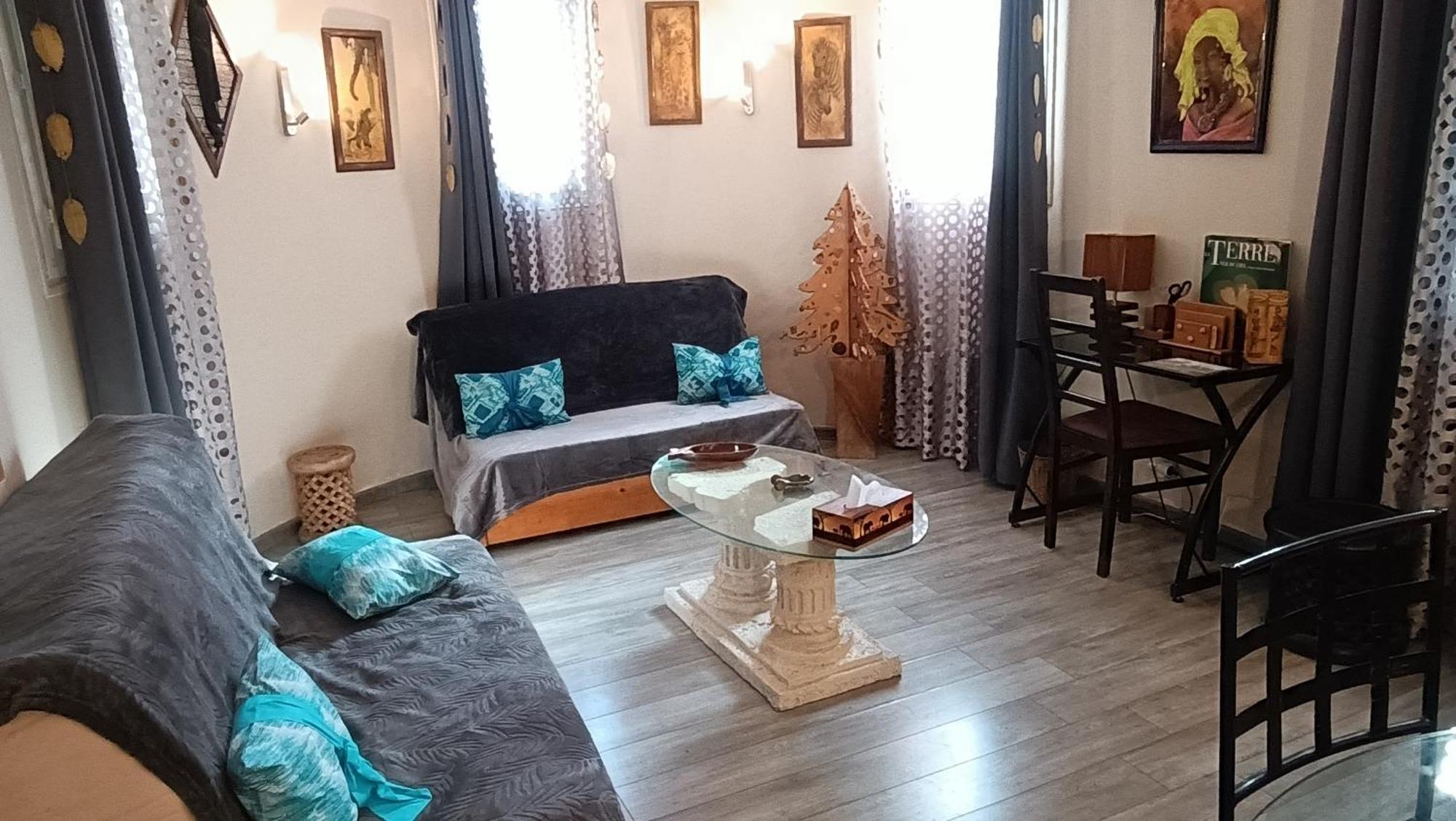 Hebergement Independant Avec Parking Prive Dans Villa グラース エクステリア 写真